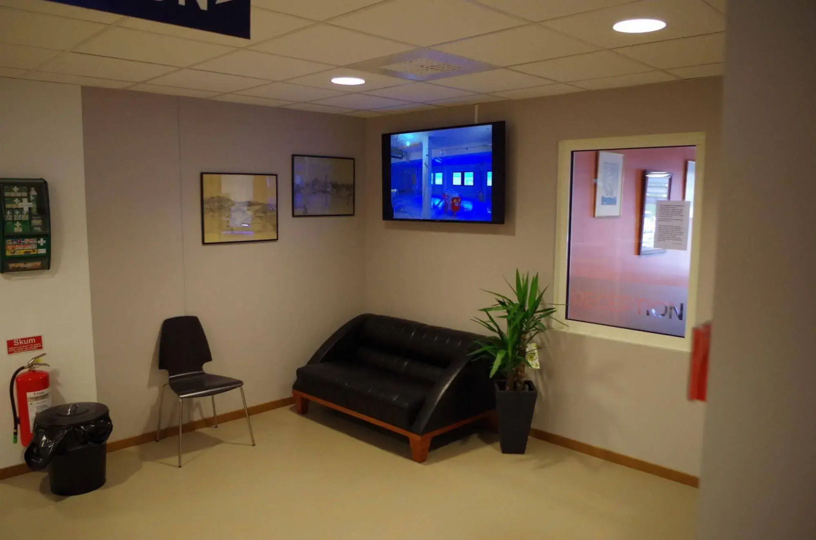 Spoton Hostel & Sportsbar