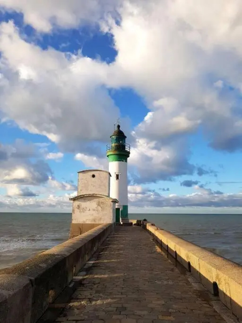 Agréable maison de ville avec parking gratuit