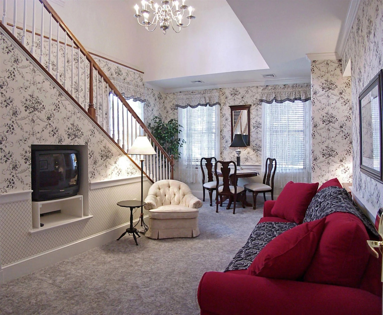 Bird In Hand Village Inn & Suites