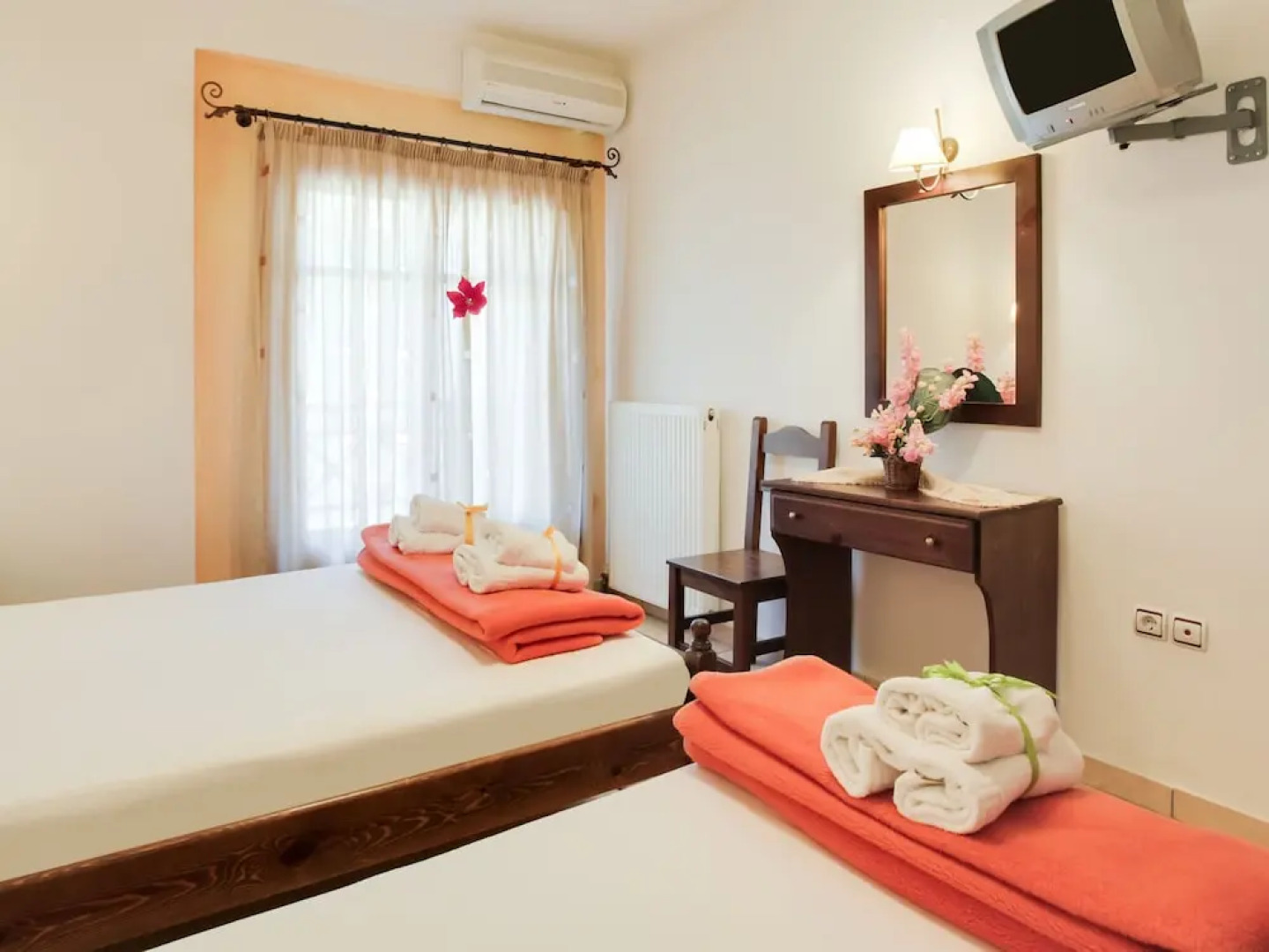 Elegant Holiday Home in Stournareika With Balcony