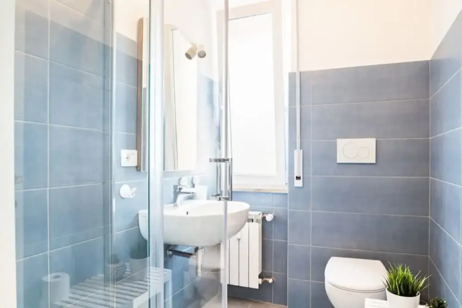 Chiavari Colorful Flat with Garage