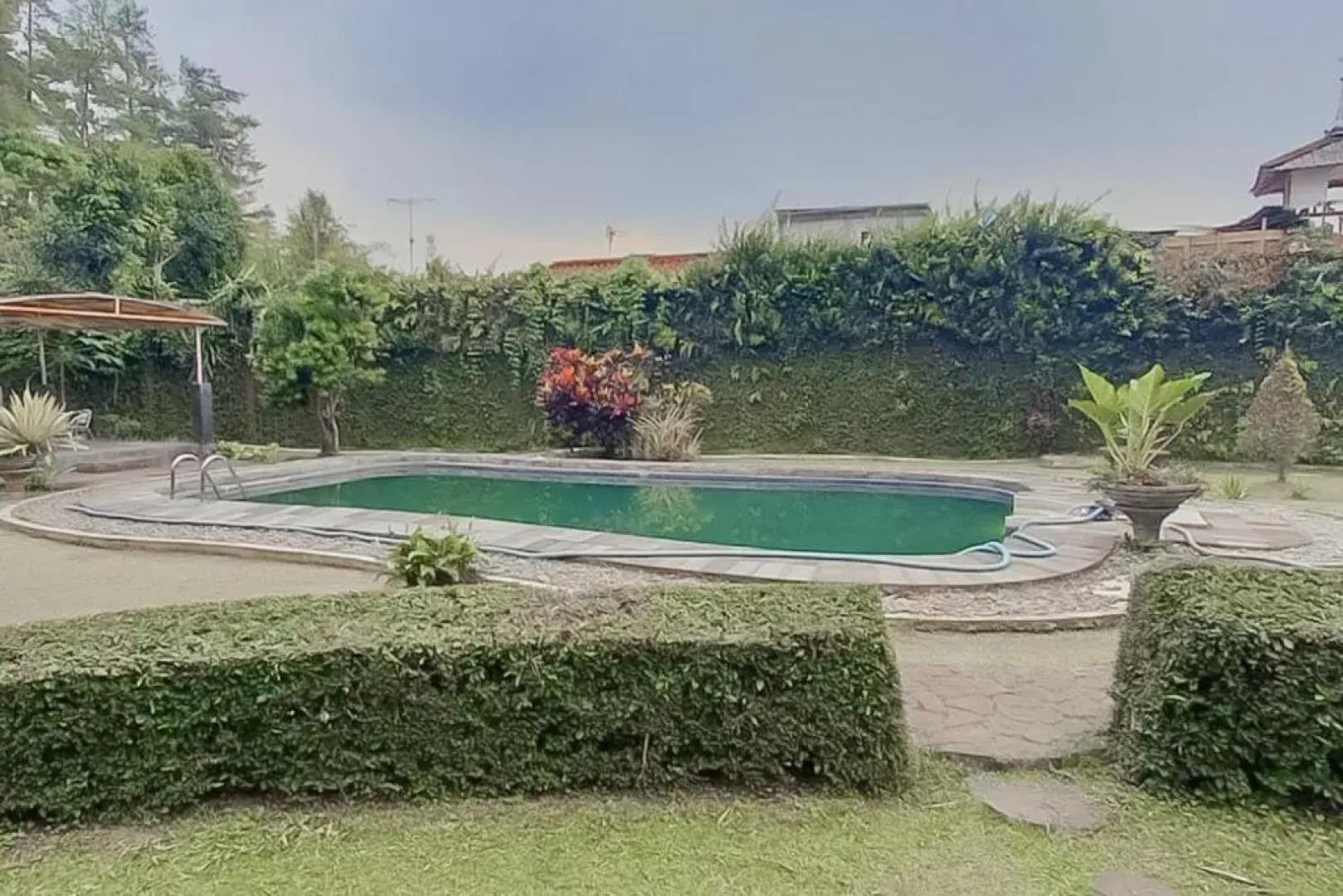 RedDoorz Premium @ Griya Inkoppabri Cisarua Puncak