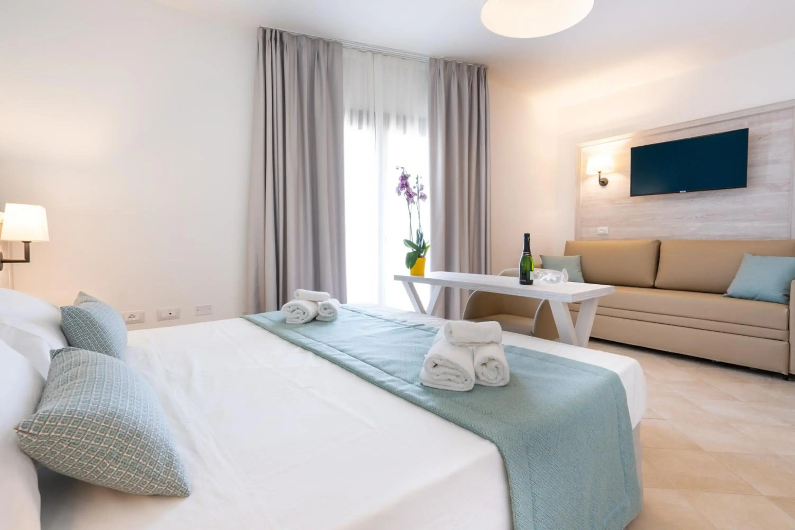 Отель Red Sun Village