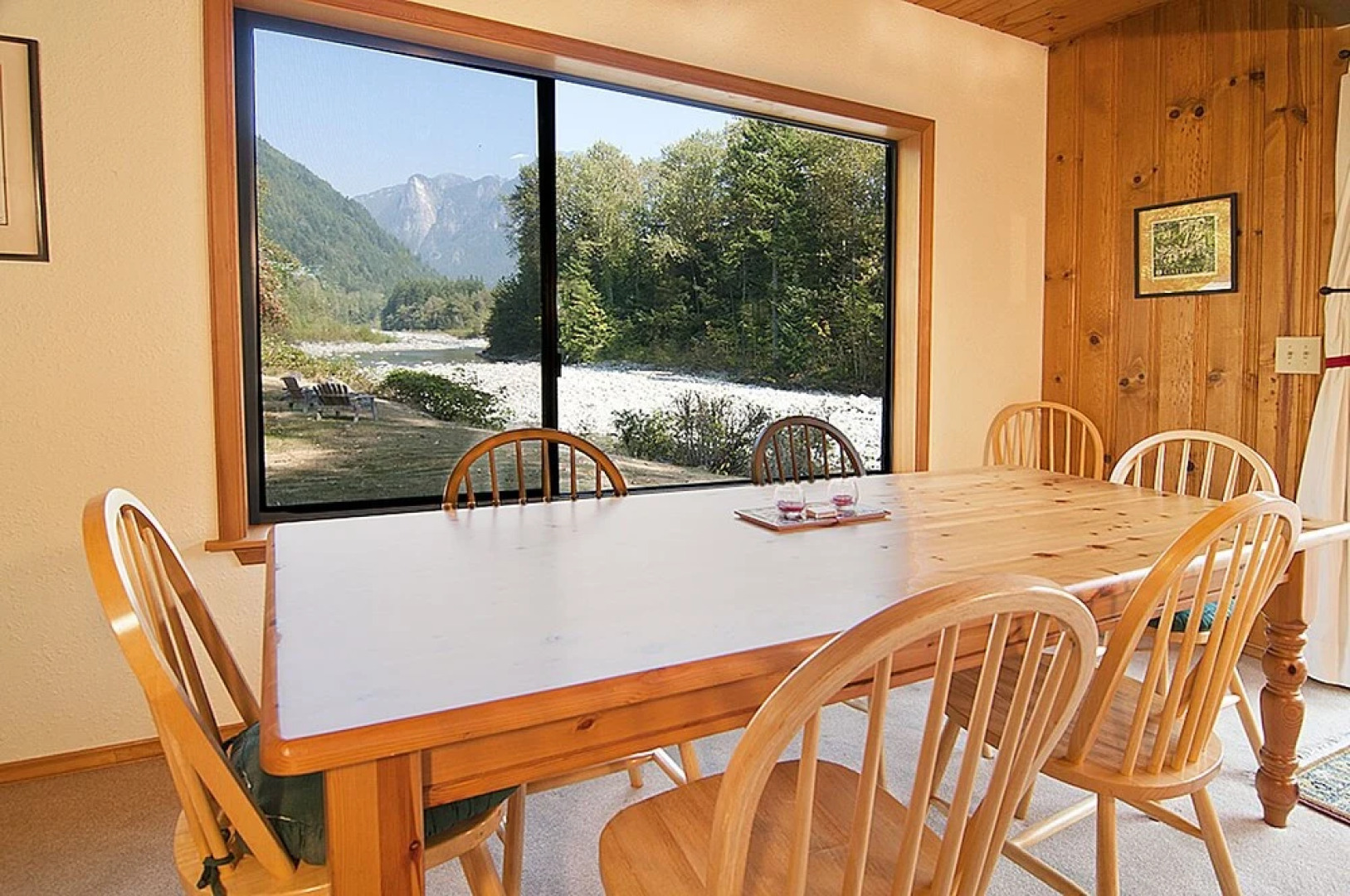 Index River Roost - Three Bedroom Cabin with River View