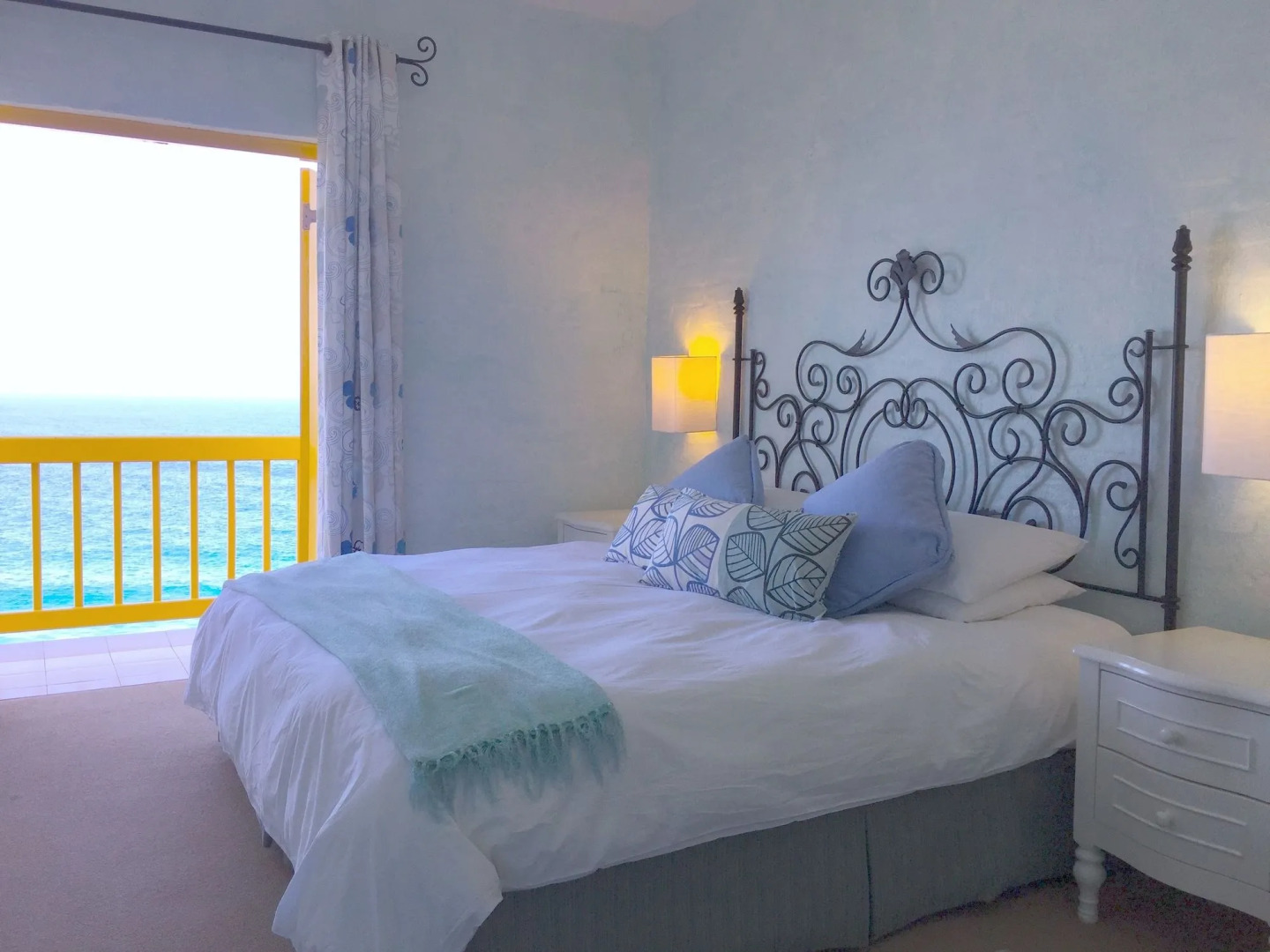 20 Akrotiri Santorini