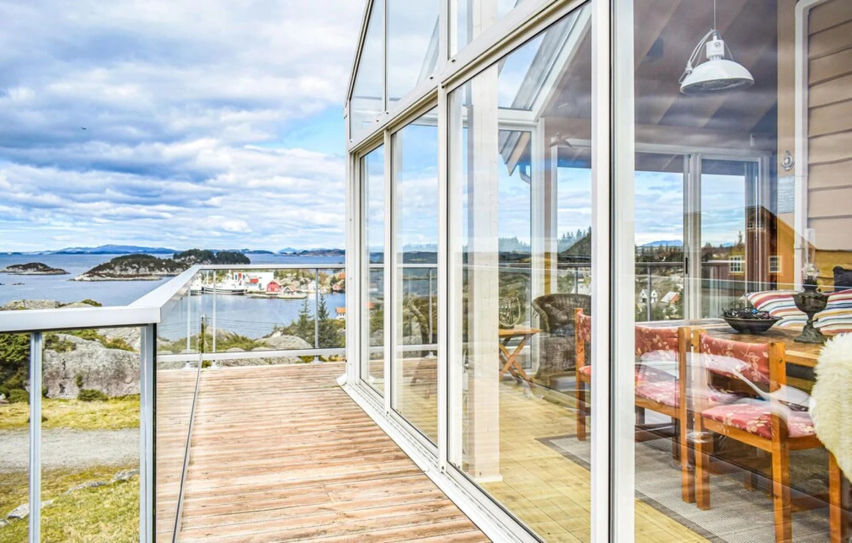 Stunning Home in Bekkjarvik With 3 Bedrooms and Wifi