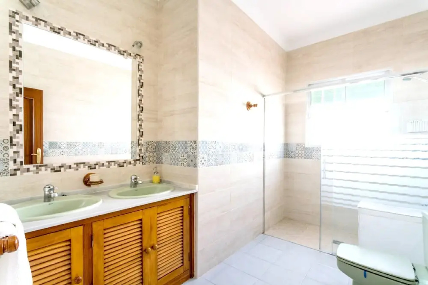 House With 6 Bedrooms in Villamanrique de la Condesa, With Private Pool and Enclosed Garden Near the Beach