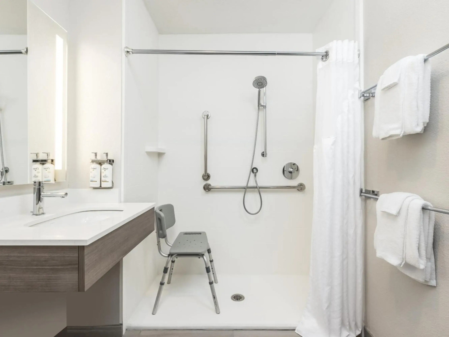 Holiday Inn Express Portland South-Lake Oswego by IHG