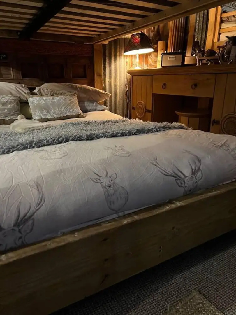 Bridie Rose - hot tub Extra Charge Exotic Animals