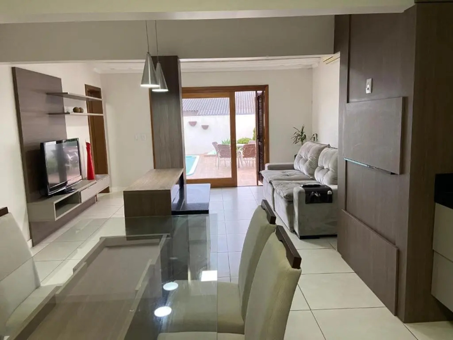 Sobrado Oktober com Piscina