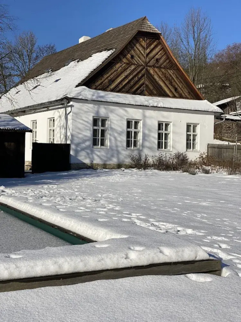 Villa in Javorek Near Zlamanec Park