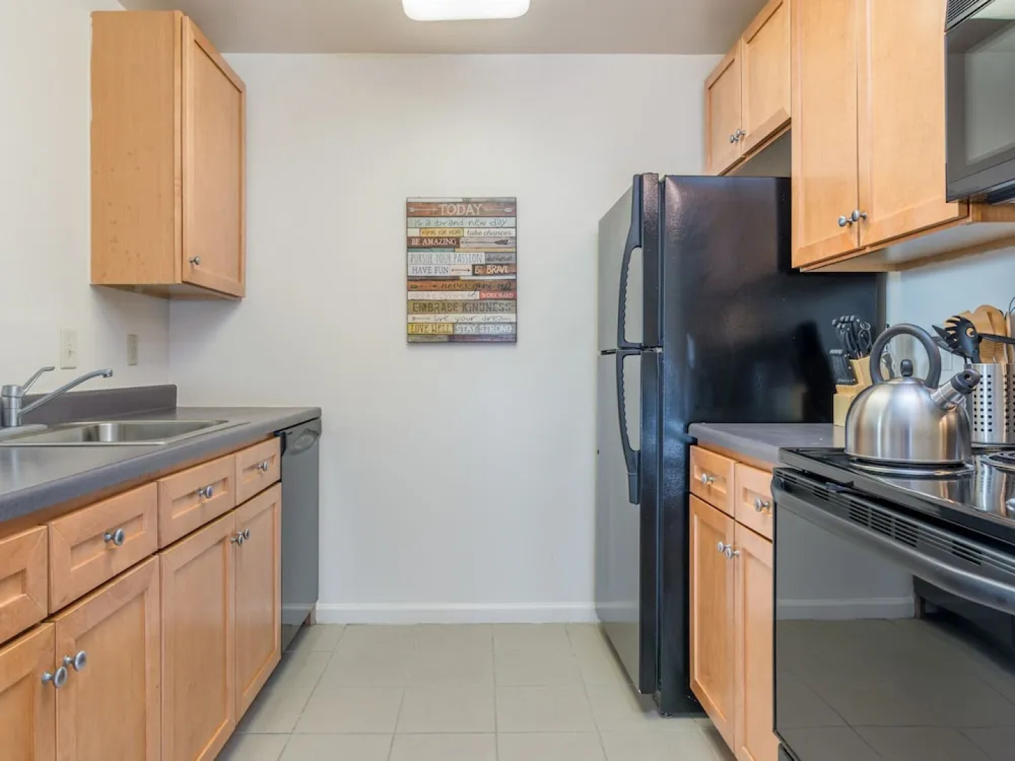 Skyline Luxury Home Suites at Newport