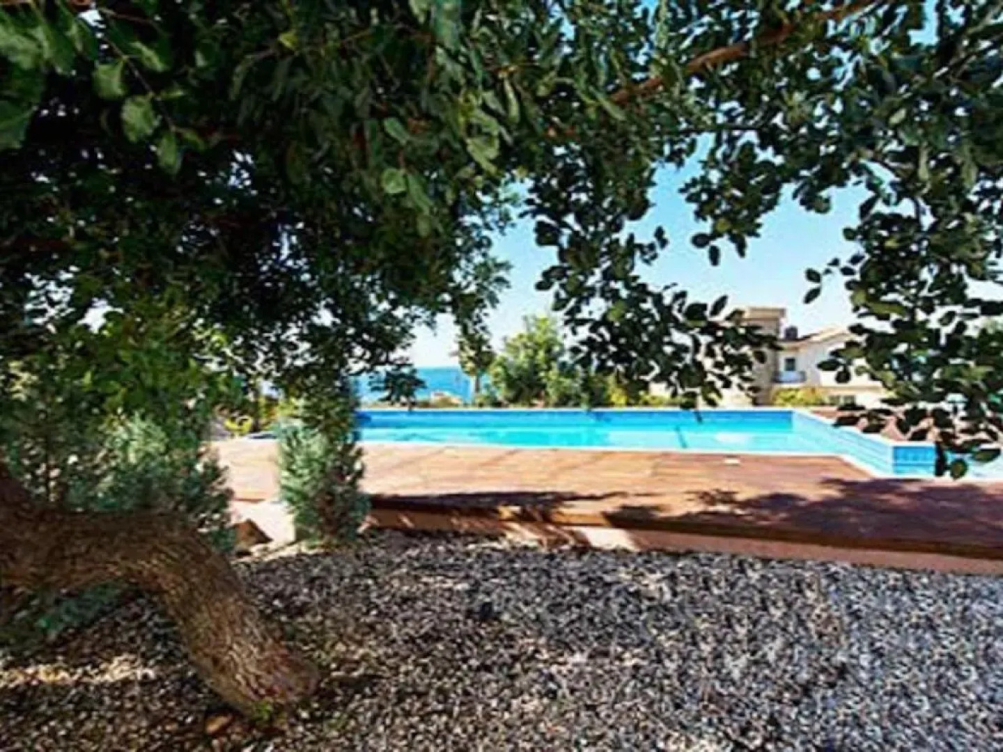 An Executive 3 Bedroom Villa, Private Pool, Ac Wifi in all Rooms, Internet Tv