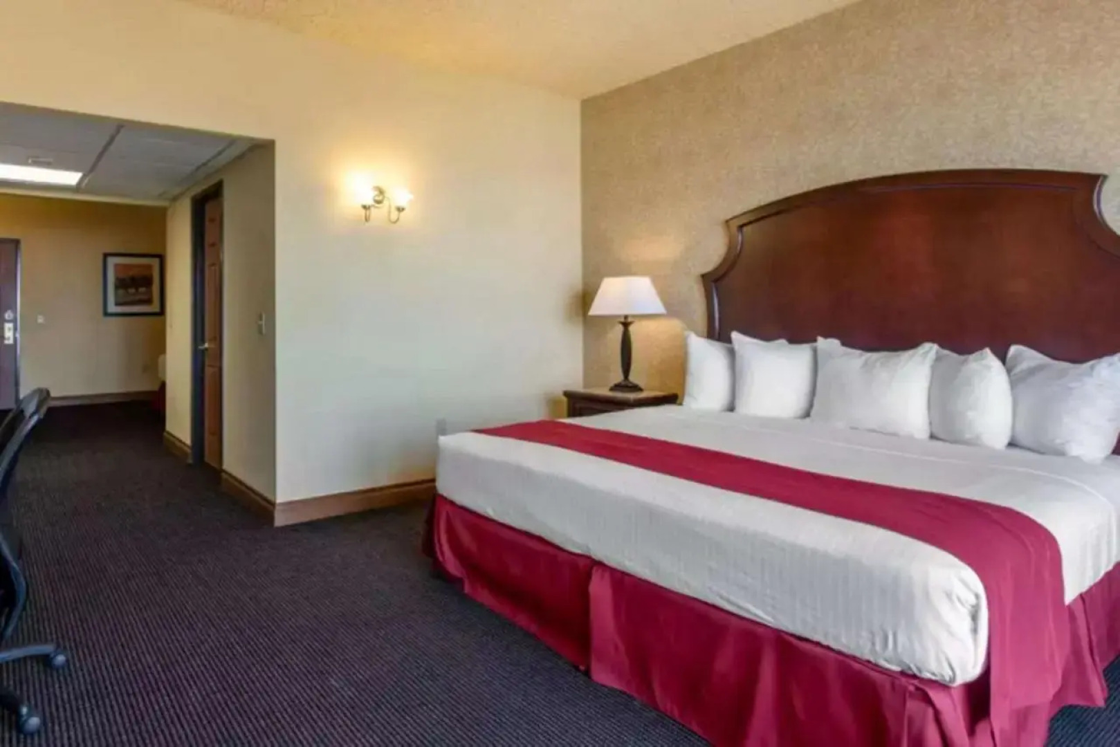 Shoreline Inn & Conference Center, Ascend Collection