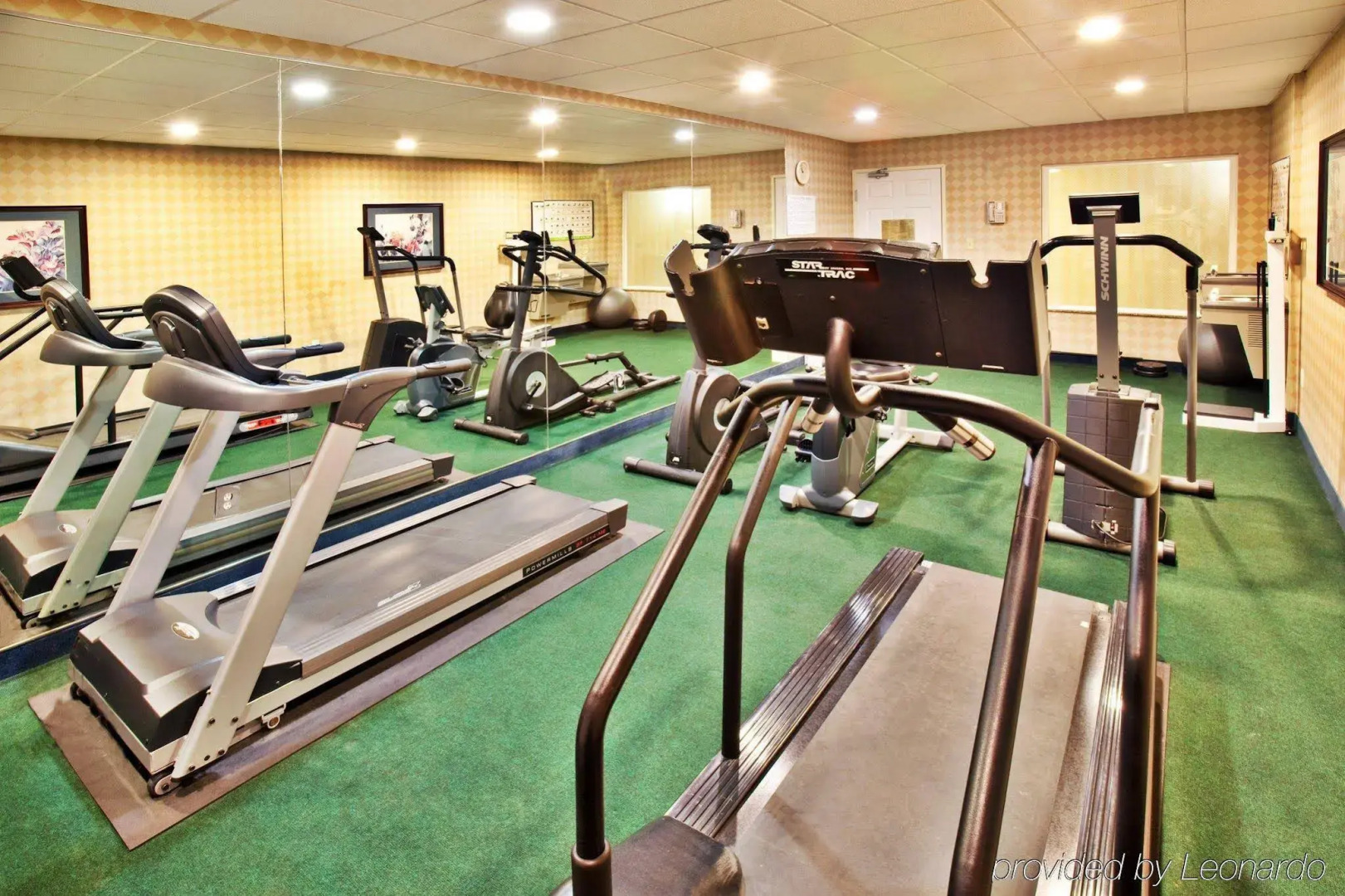 Holiday Inn Express & Suites Ames by IHG