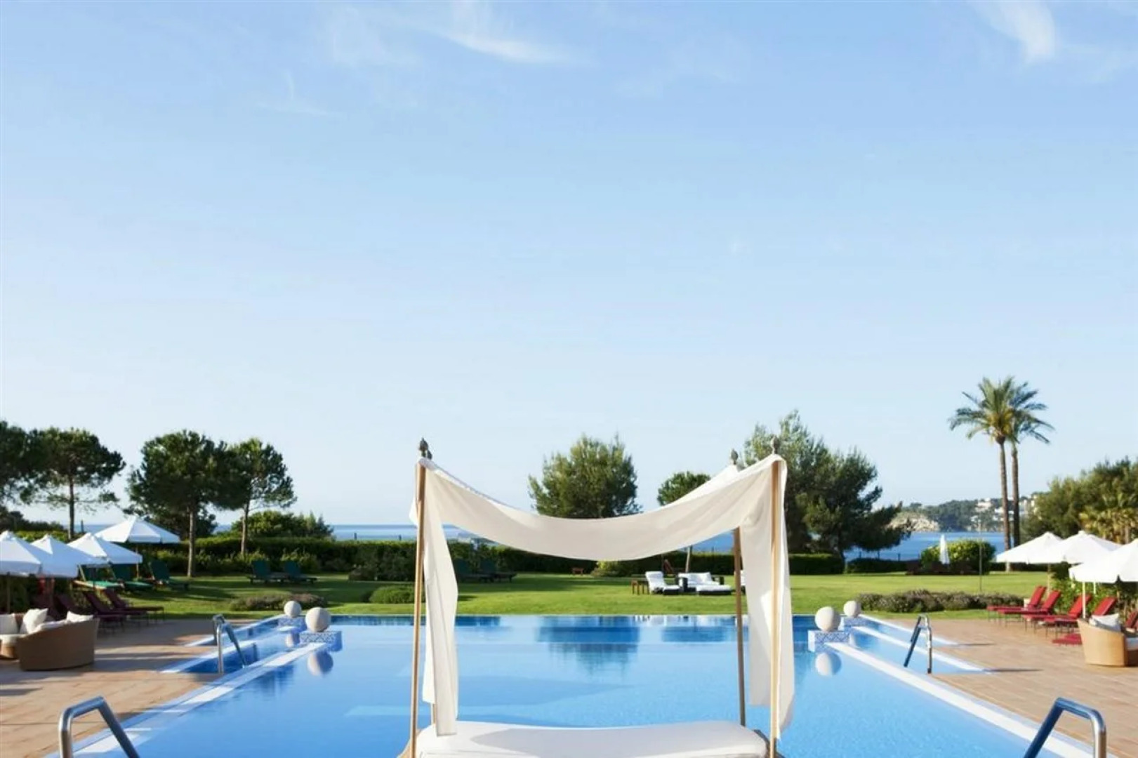 The St. Regis Mardavall Mallorca Resort