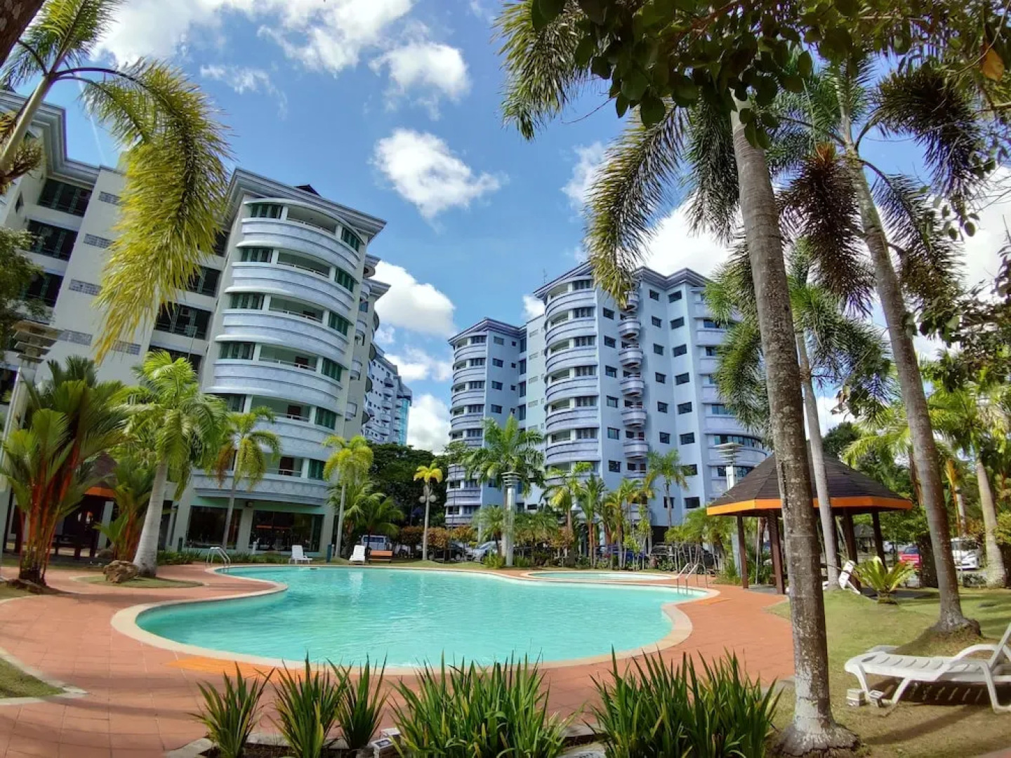 Rimbun Suites & Residences