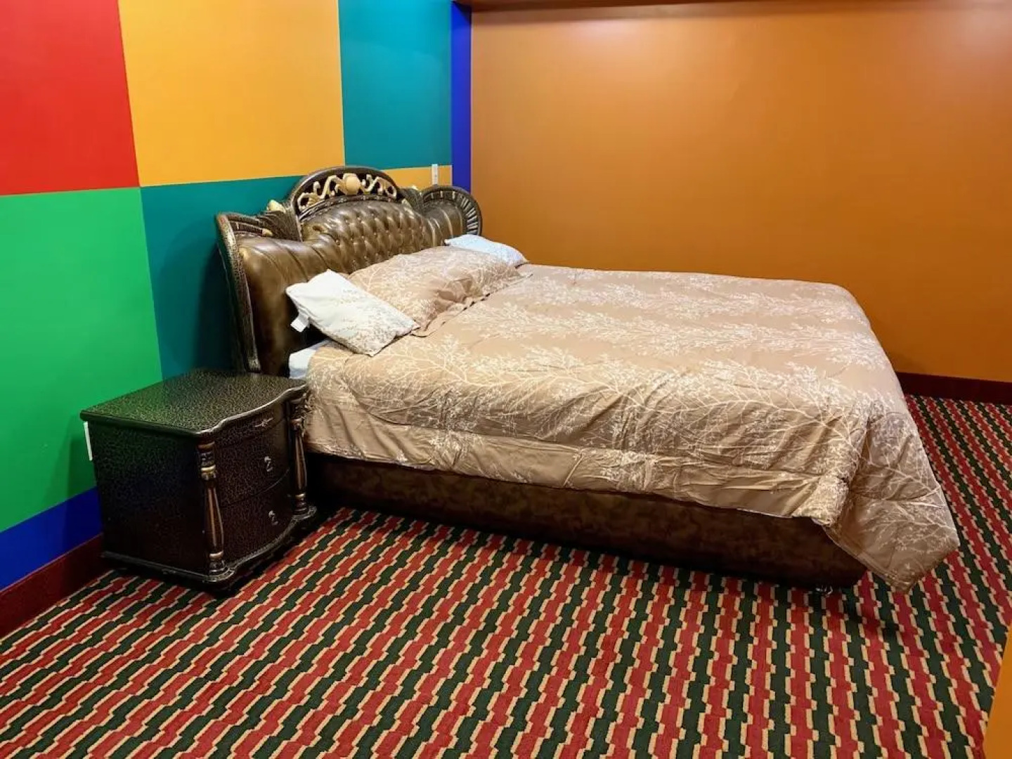 Motor City Inn & Suites