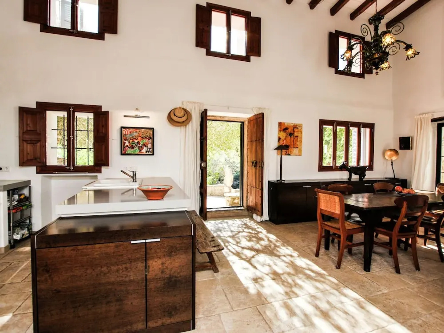 Luxurious Mansion in Montuïri With Sauna