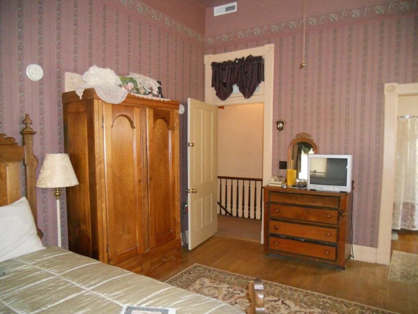 LandMark Inn at the Historic Bank of Oberlin