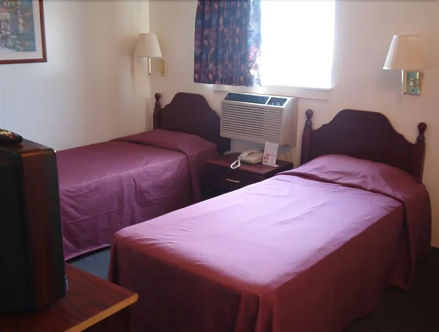 Budgetel Inn & Suites