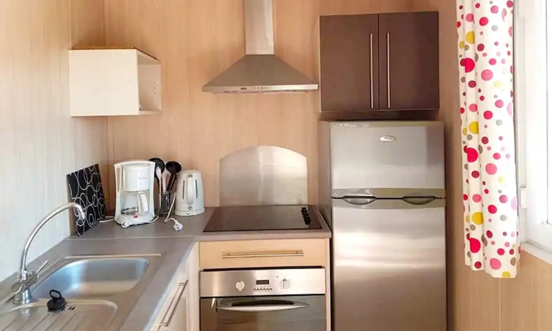 Bungalow With 3 Bedrooms in La Chapelle-hermier, With Pool Access, Furnished Terrace and Wifi - 12 km From the Beach