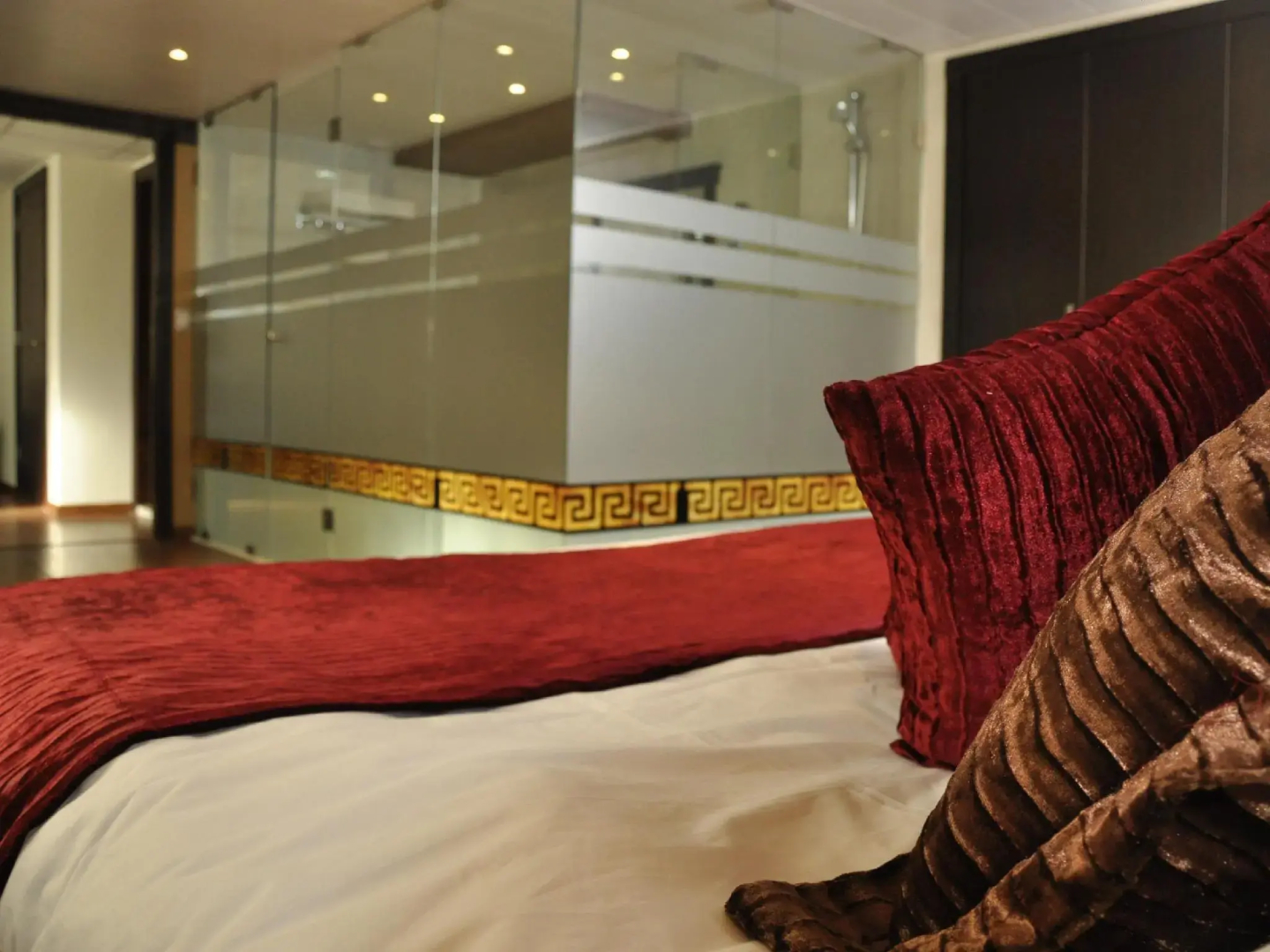 Ceasars Park Hotel