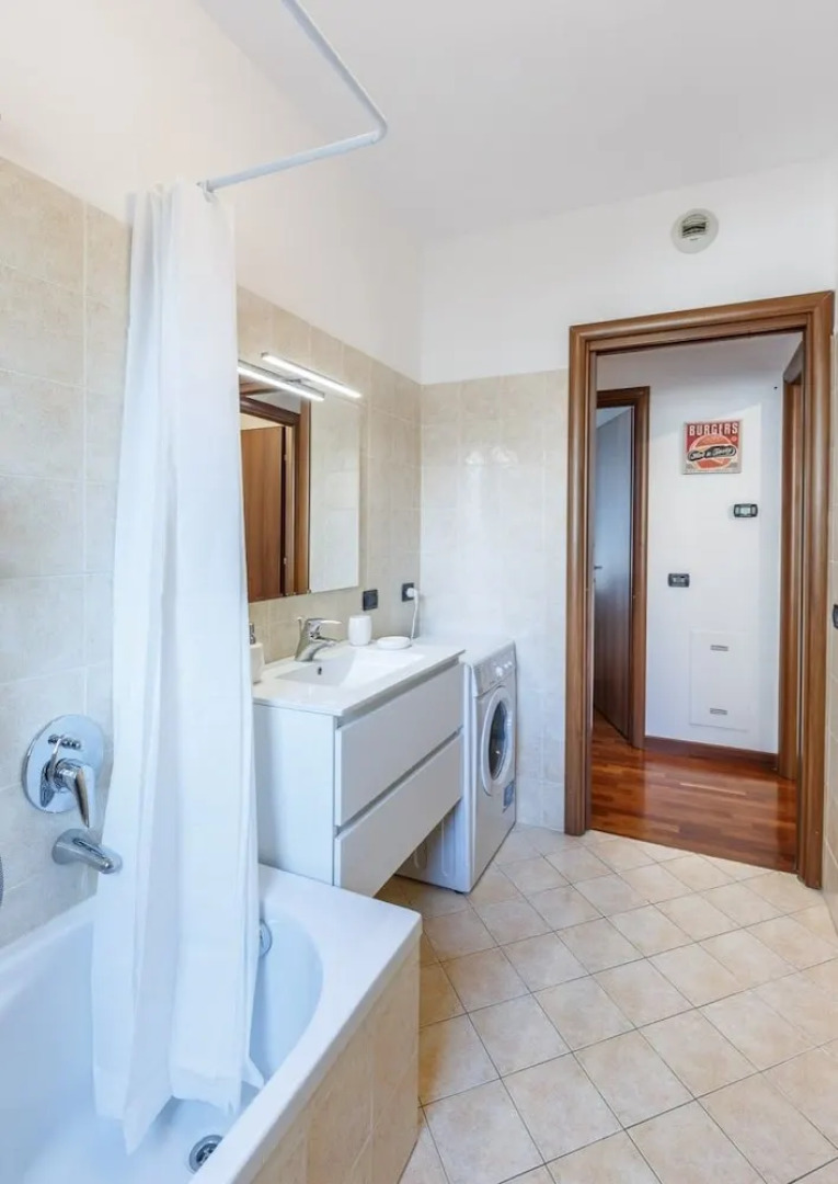 Suitelowcost - Limbiate