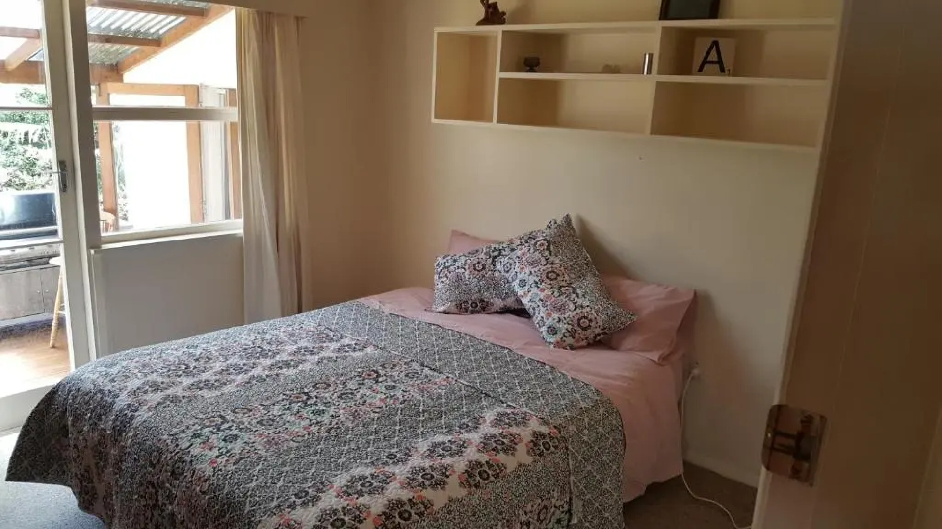 Quiet Cul de Sac, Close To Abel Tasman