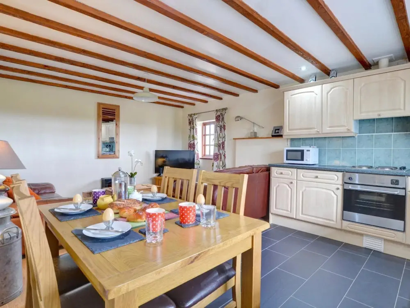 Comfortable Holiday Home With Magnificent View of the Snowdonia Mountain