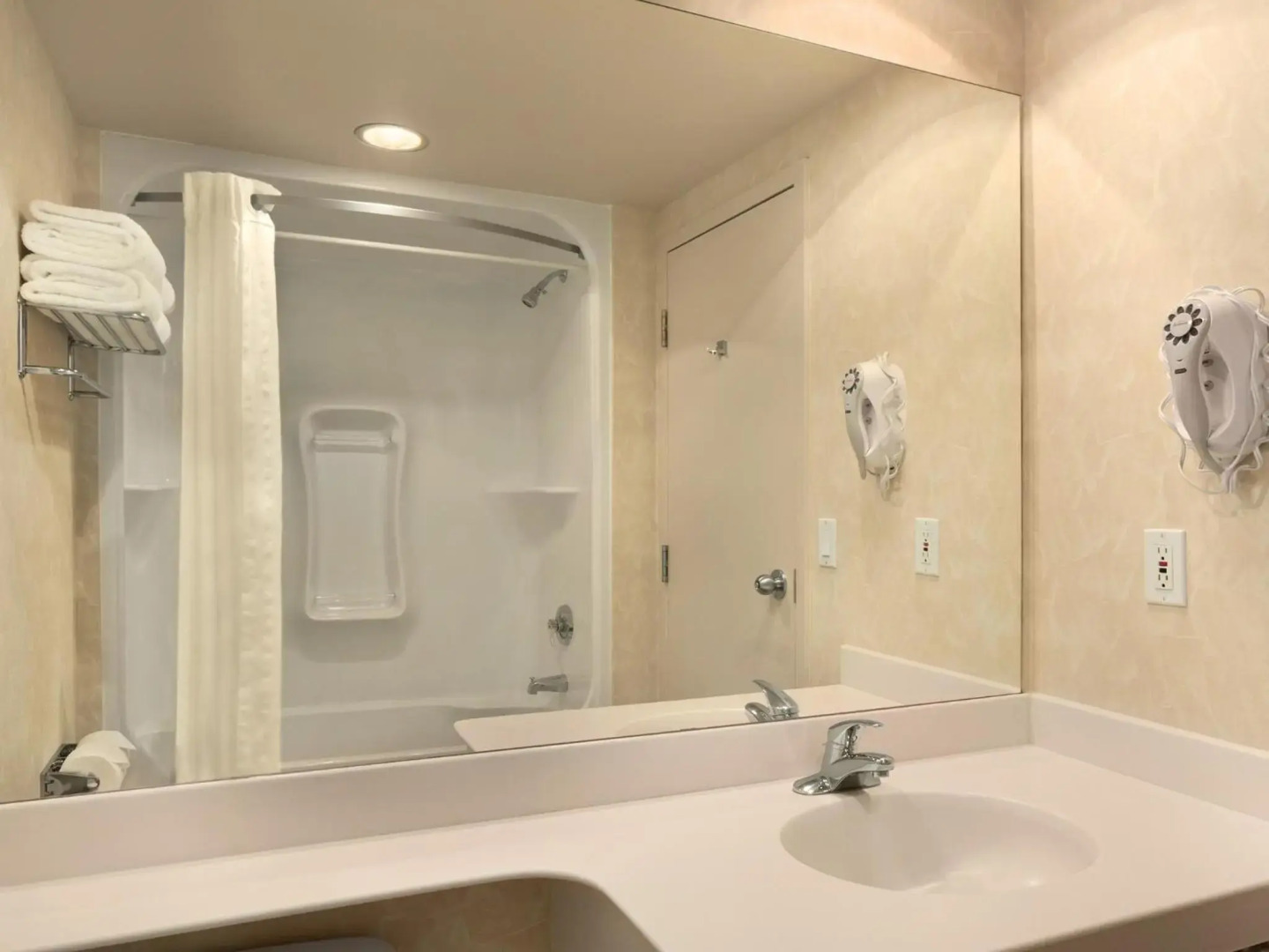 Travelodge by Wyndham Spruce Grove