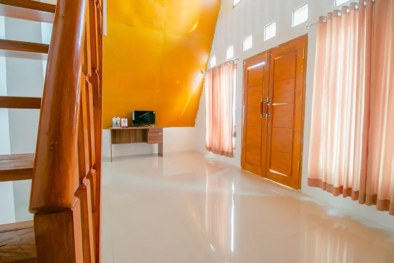 Hotel Ratu Pantai by OYO Rooms