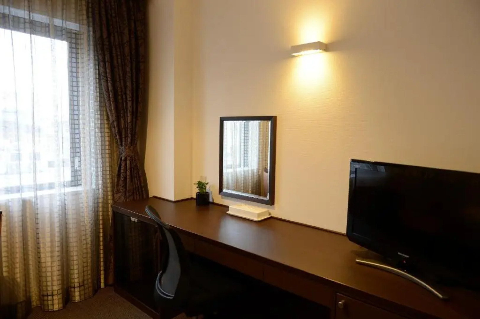 Отель Natural Hot Spring Midosuji Hotel