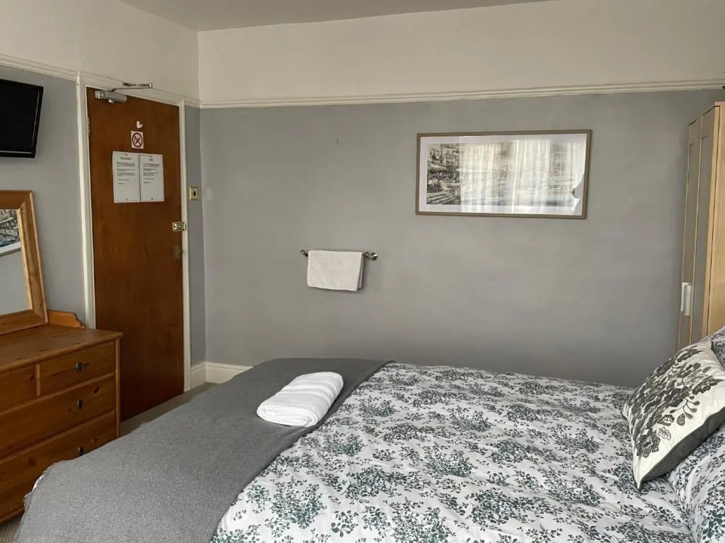 Maple Leaf Guest House