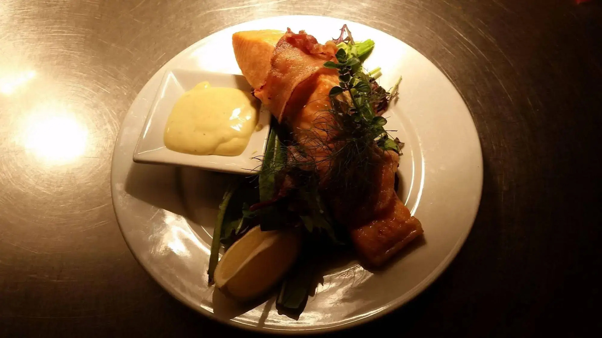 Mahoe Motel Bar n Grill