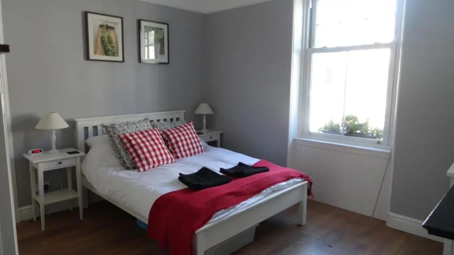 Peebles Cottage Apartment with River View and Bike Store