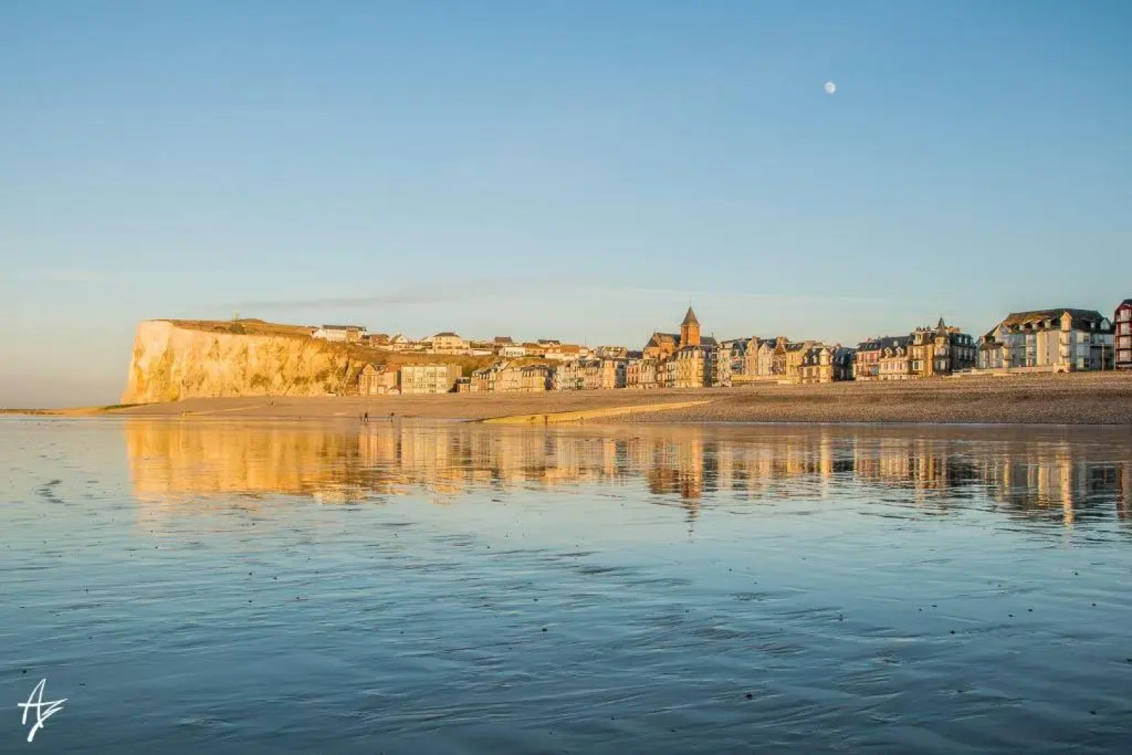 LA VERRIÈRE. Les Locations ISAHORA c'est aussi plusieurs appart' de Standing à 2 pas du Château d'Eu, des Falaises du Tréport, de MERS les Bains et aux portes de la BAIE DE SOMME
