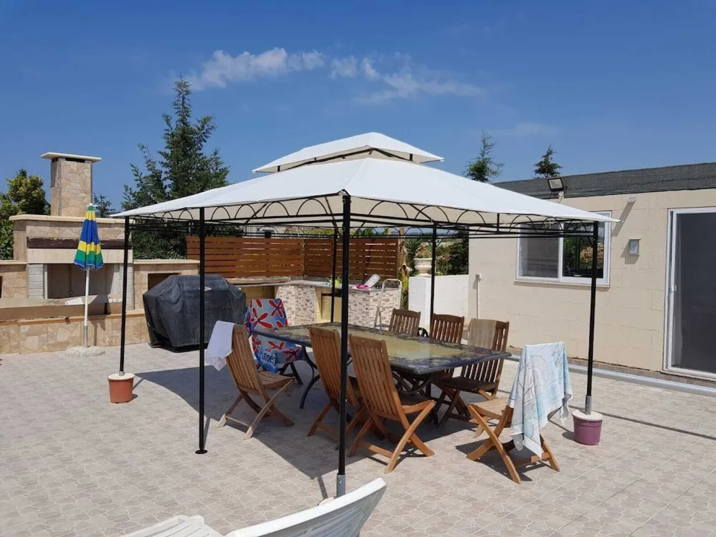 Rustic Villa With Pool, Sleeps 6 & Terrace