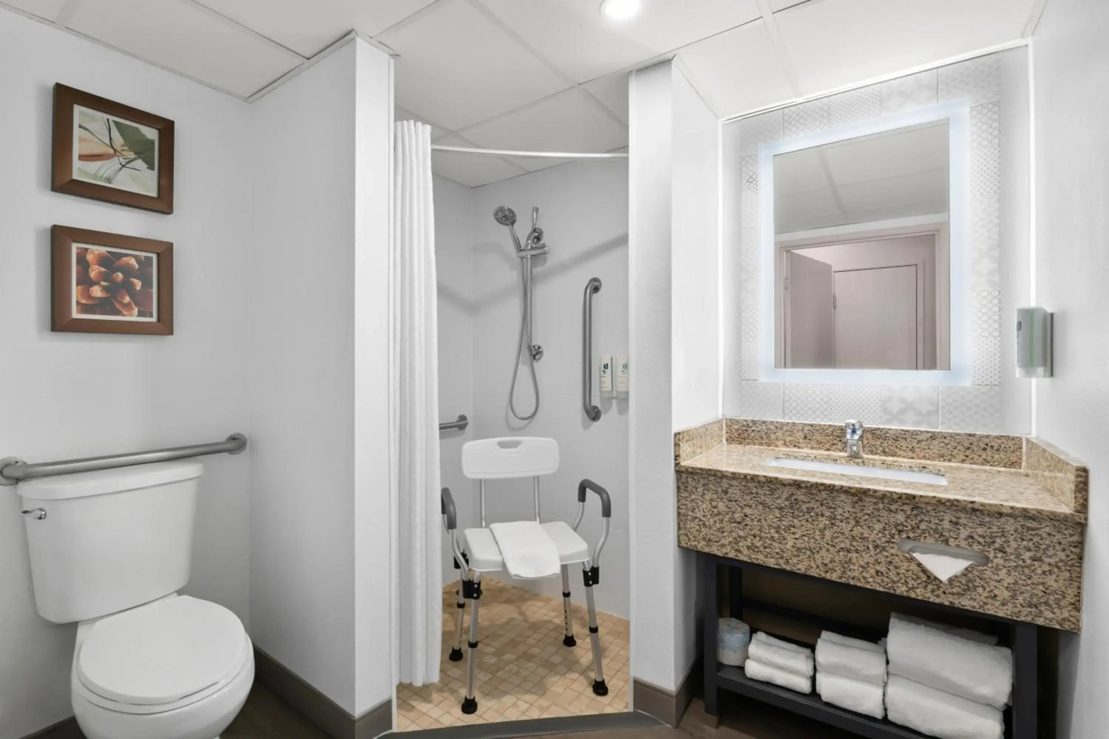 Country Inn & Suites by Radisson, Coon Rapids, MN