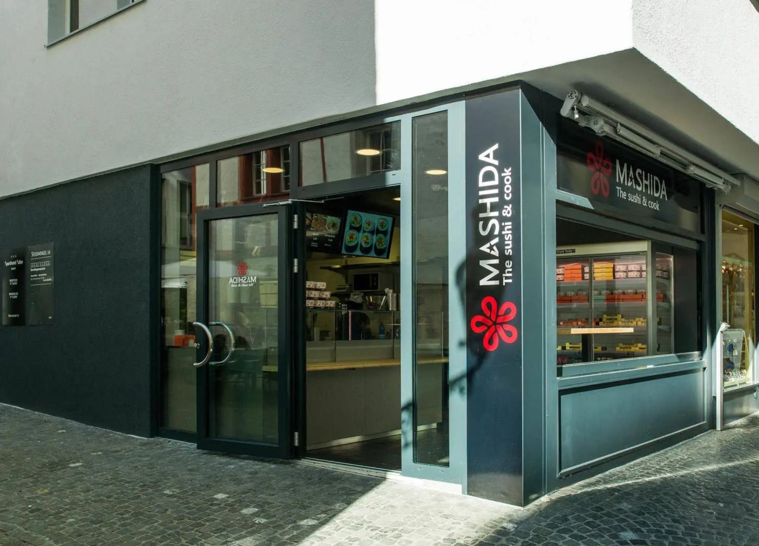 The Lubo - self check-in