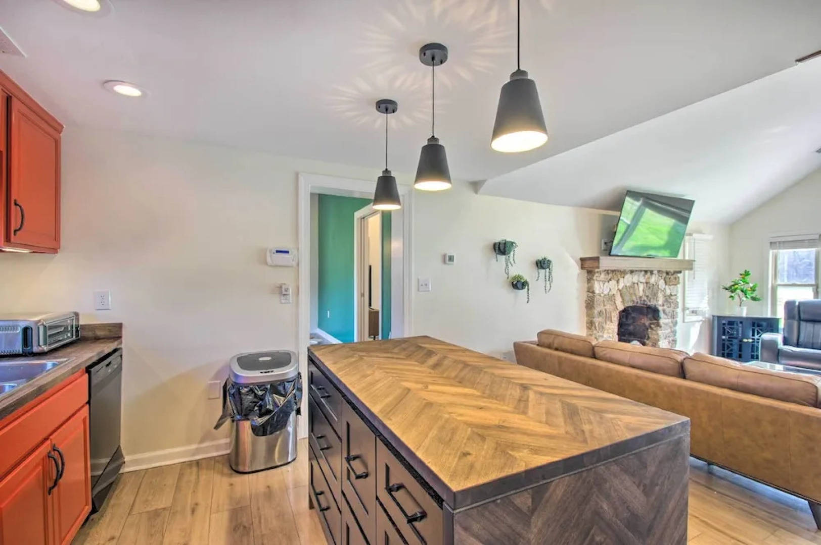 Home & Cottage Near Wintergreen Resort!