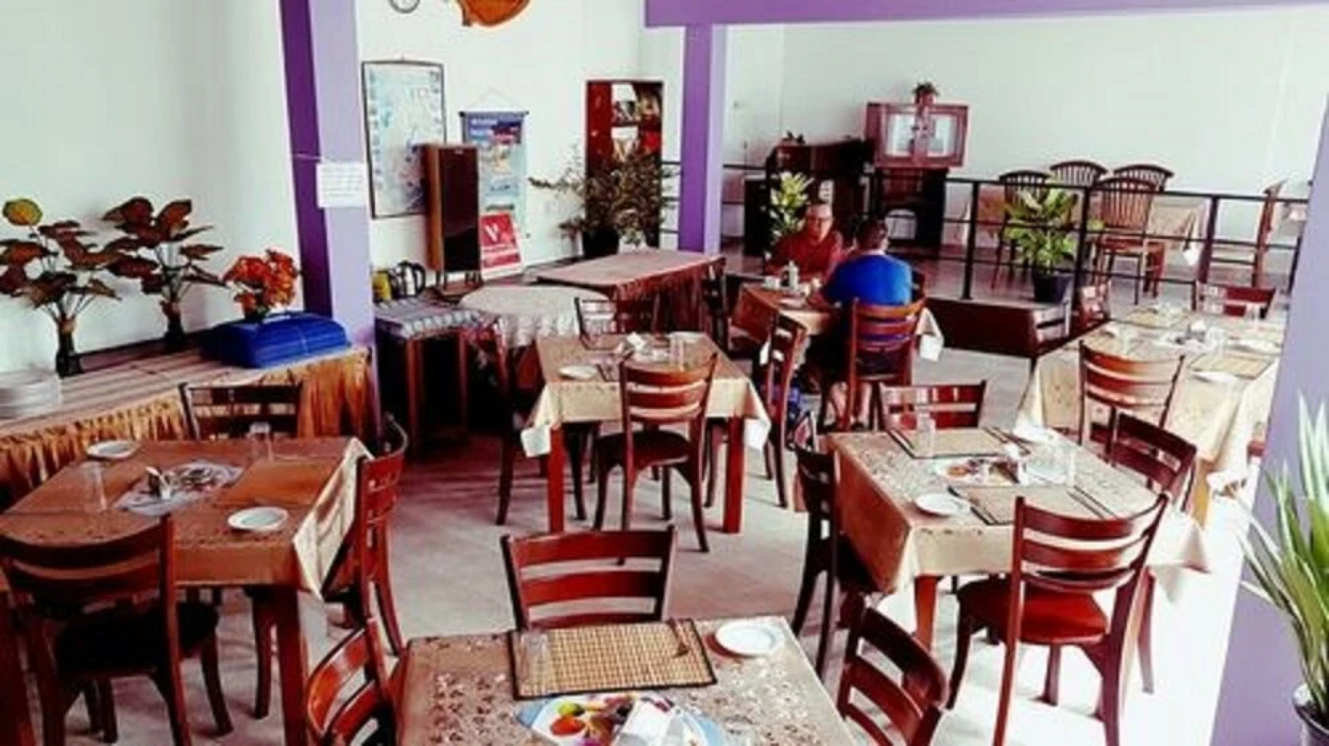 Hotel Happy Night Holiday Inn