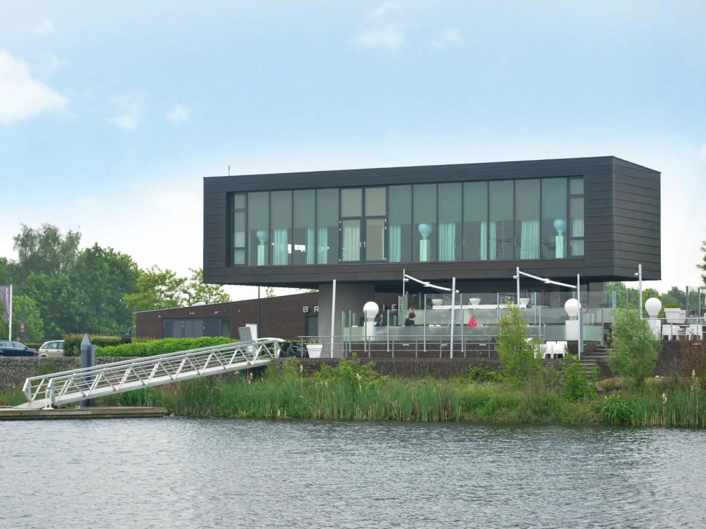 Stylish Villa by the Lake