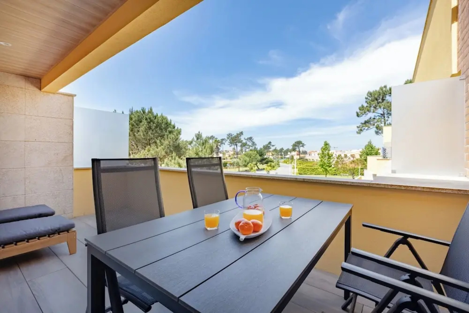 The Pine Flat with Pool at Furadouro