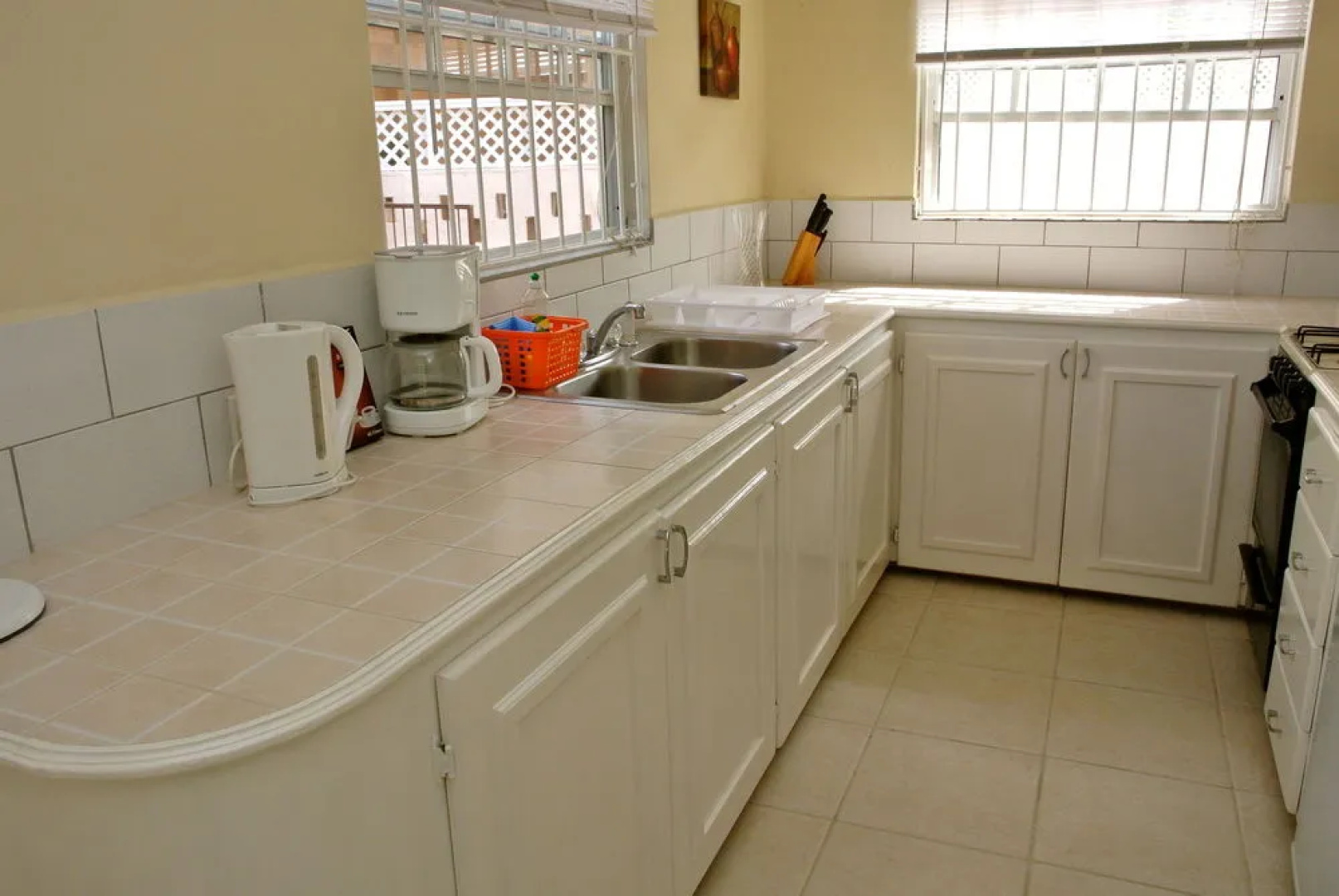 Poinsettia Villa Apartments