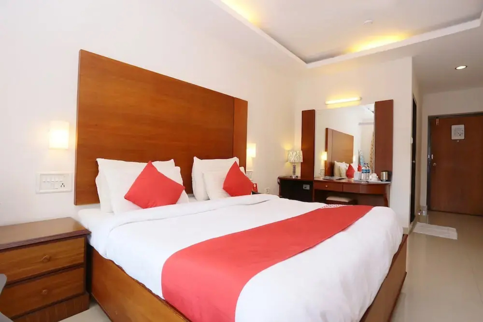 Hotel Dona Castle by OYO Rooms