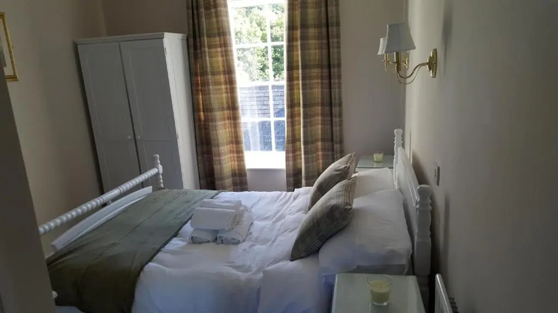 Central Bar Guesthouse