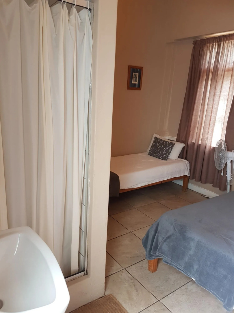 Oasis Shanti Backpackers