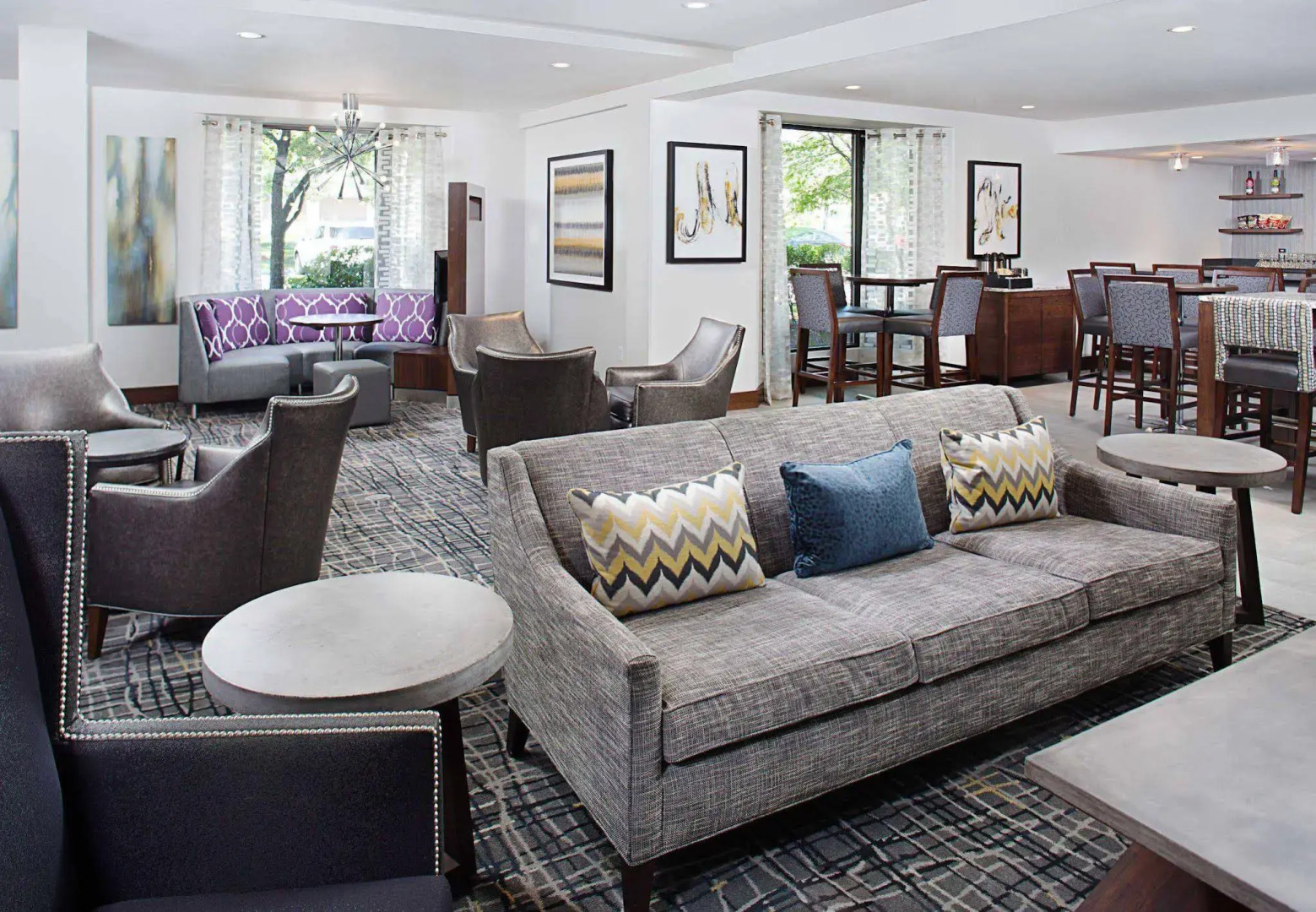 Courtyard by Marriott Manchester - Boston Regional Airport