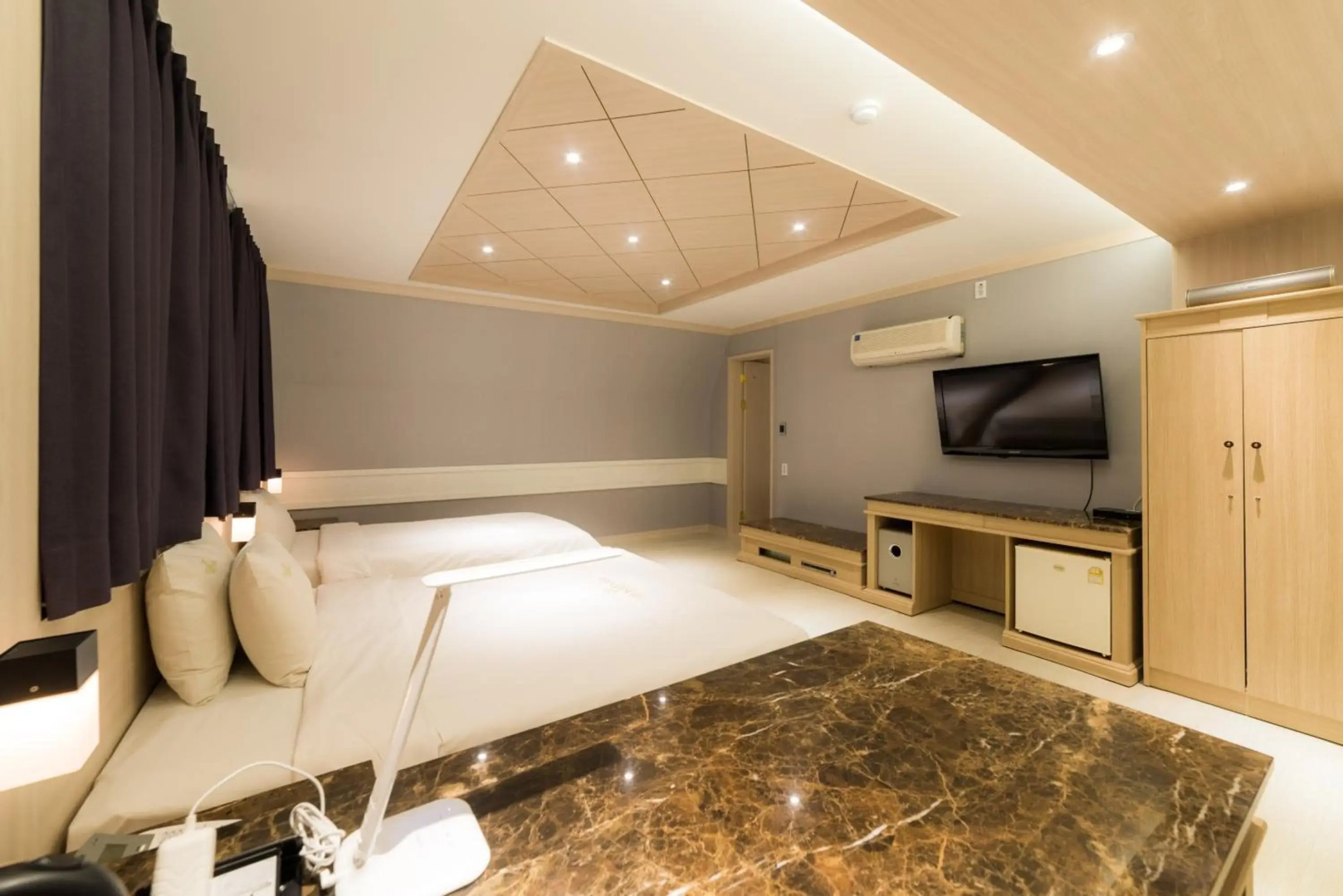 Reborn Suwon Silkroad Hotel